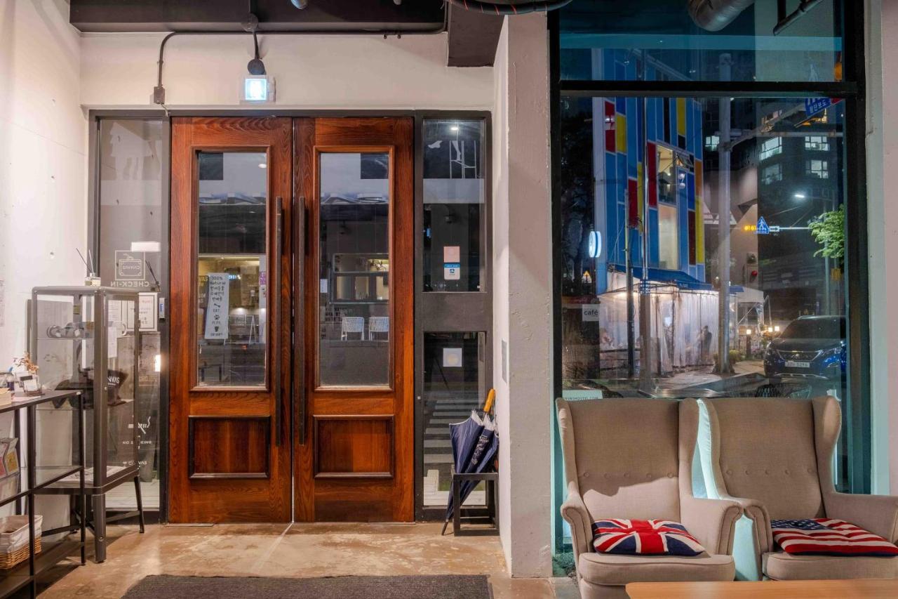 Canvas Black Guesthouse بوسان المظهر الخارجي الصورة